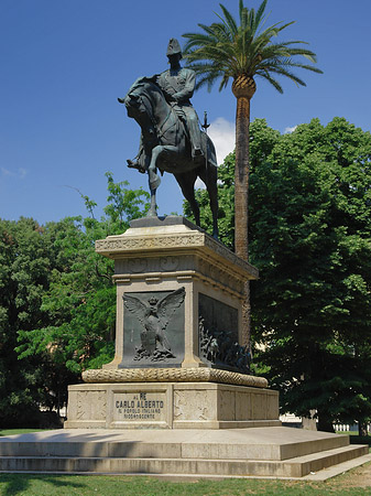 Fotos Statue von Carlo Alberto