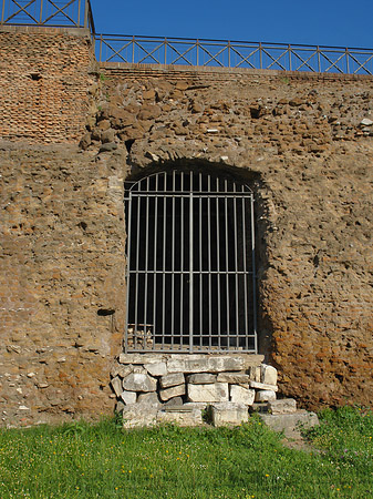 Altes Tor am Forum Romanum Fotos