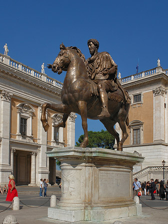 Foto Marc Aurel Statue