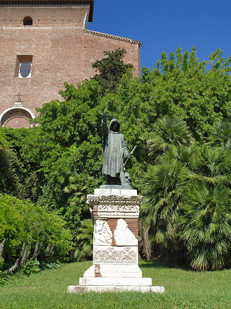 Statue von Cola di Rienzo Foto 