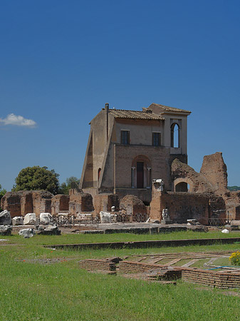 Ruinen mit Apollo Tempel Foto 