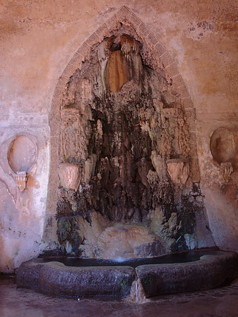 Kalksteinbrunnen am Palatin