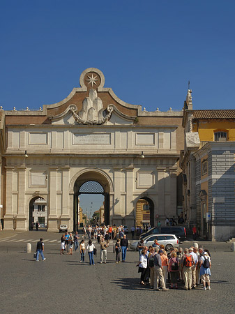 Porta del Popolo mit Piazza Foto 