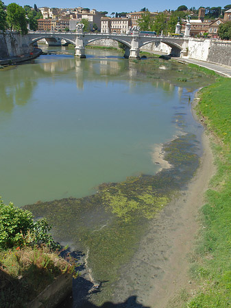 Fotos Tiber mit der Vittorio Emanuele II | Rom