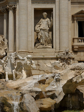 Fotos Statuen am Trevibrunnen