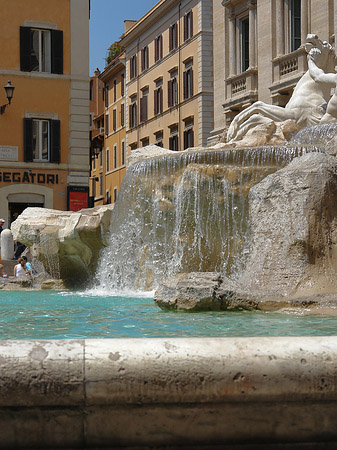 Fotos Statuen am Trevibrunnen | Rom