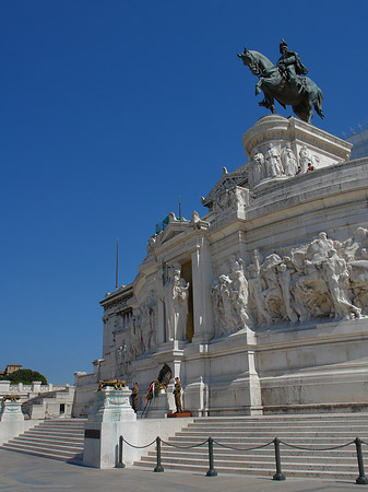 Bronzestatue von Victor Emmanuel