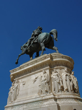 Bronzestatue von Victor Emmanuel