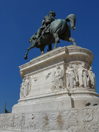 Fotos Bronzestatue von Victor Emmanuel | Rom