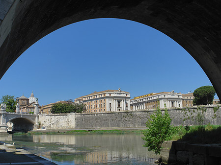 Unter der Brücke