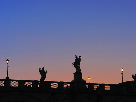 Foto Engelsbrücke bei Dämmerung - Rom