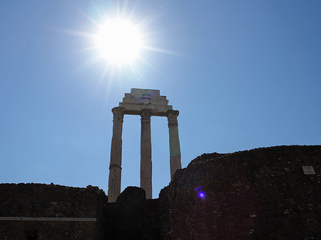 Dioskurentempel mit Sonne