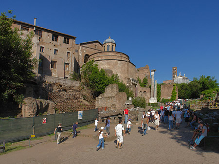 Weg am Tempel Foto 