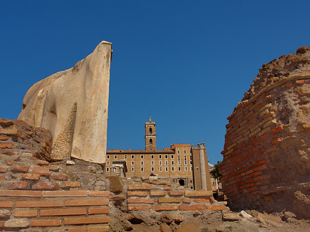 Steine im Forum Romanum Foto 