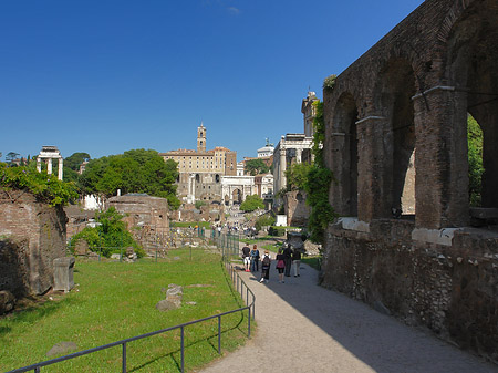 Weg ins Forum Romanum Fotos