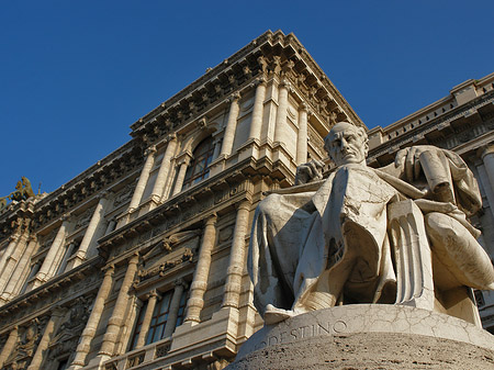 Statue von Modestino Foto 