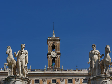 Statuen der Dioskuren Fotos