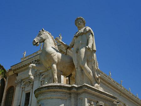 Statuen der Dioskuren