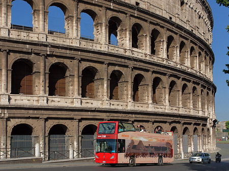 Fotos Bus vor dem Kolosseum | Rom