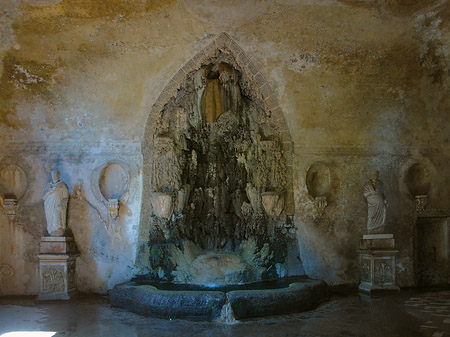 Kalksteinbrunnen am Palatin Foto 