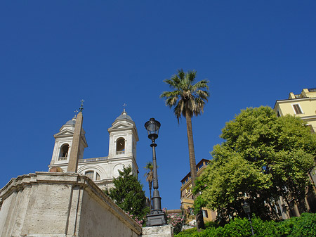 Fotos S. Trinita dei Monti mit Obelisk | Rom