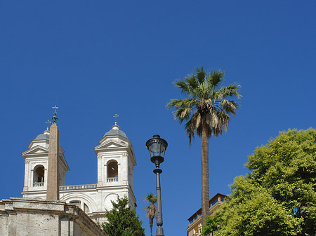 S. Trinita dei Monti mit Obelisk Foto 