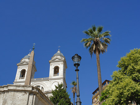 Foto S. Trinita dei Monti mit Obelisk - Rom