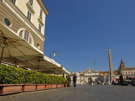 Strasse zur Piaza del Popolo Foto 