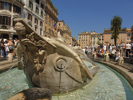 Fotos Schiff im Barcaccia Brunnen