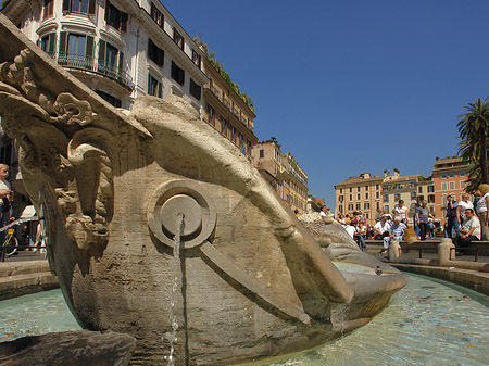 Schiff im Barcaccia Brunnen Foto 