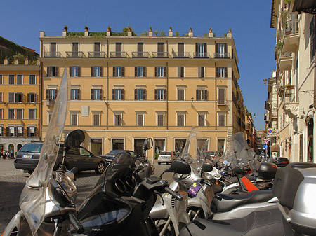 Mofas an der Piazza di Spagna