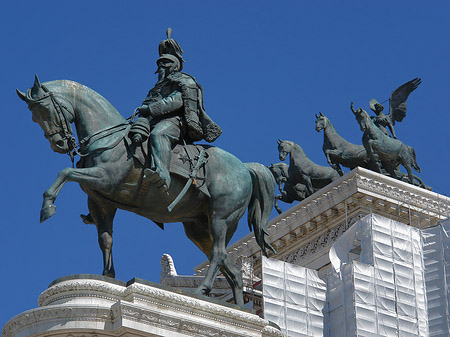 Bronzestatue von Victor Emmanuel Foto 